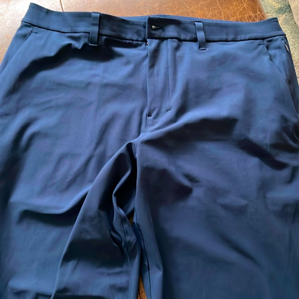 NWOT Lululemon Navy ABC Classic Fit Trouser’s 36x32